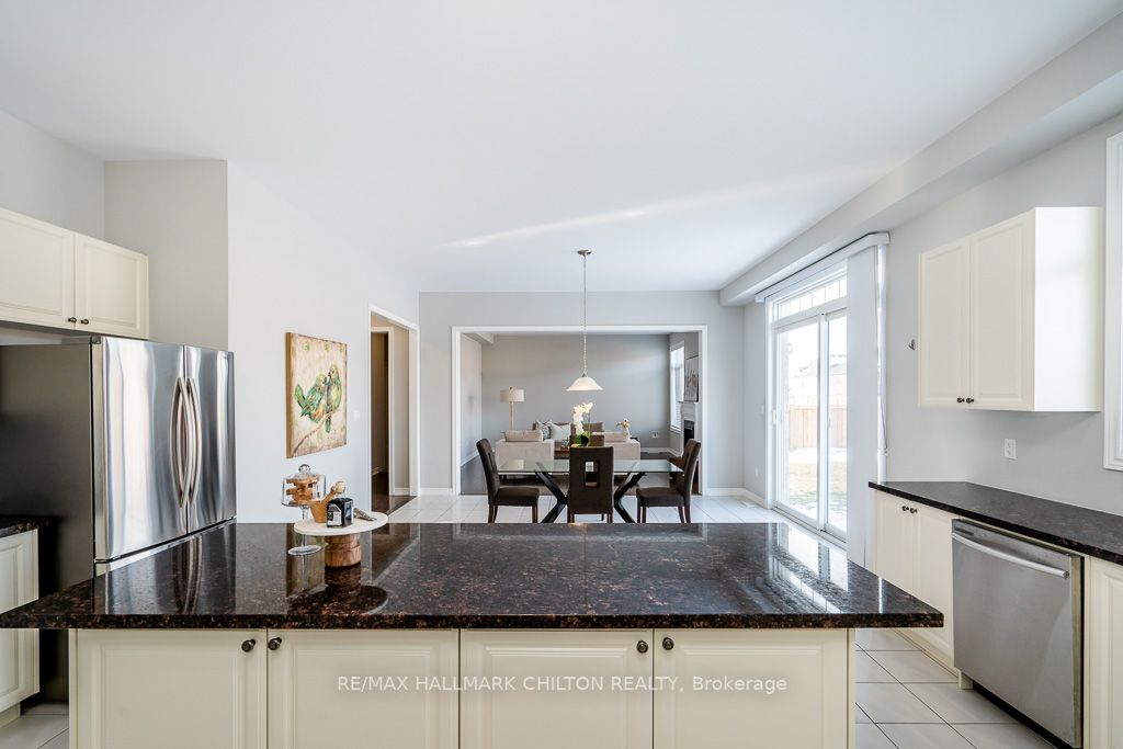 56 Redmond Cres