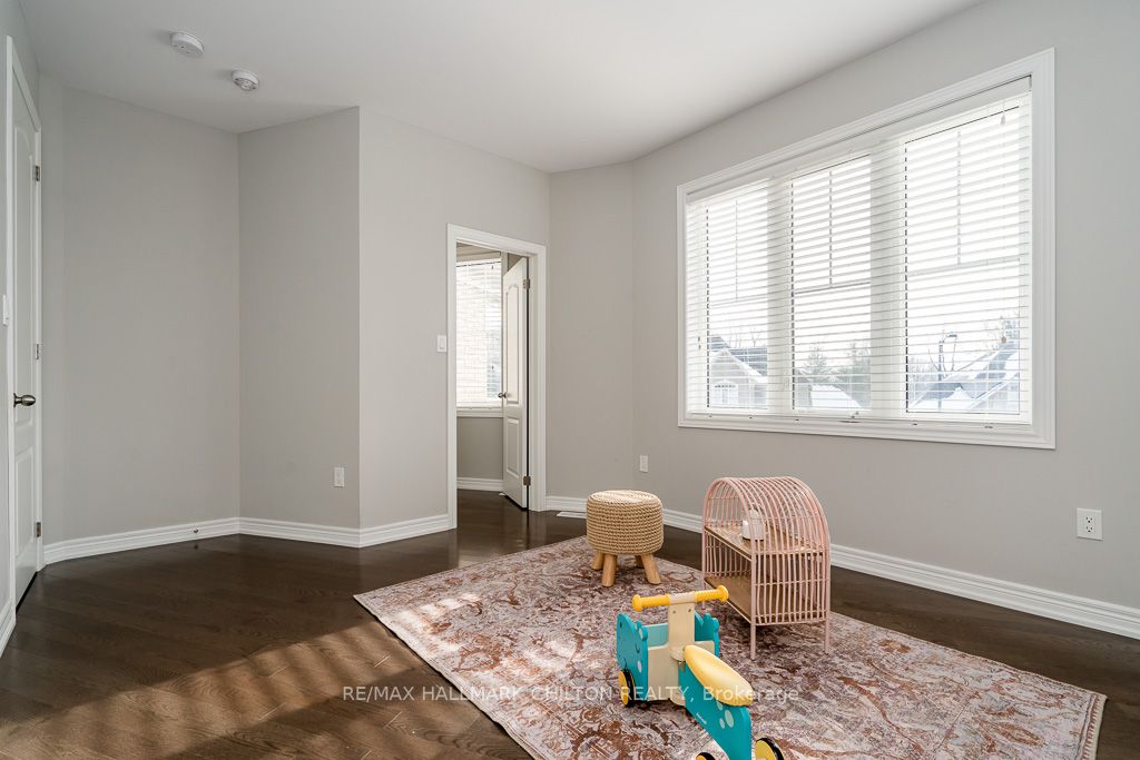 56 Redmond Cres