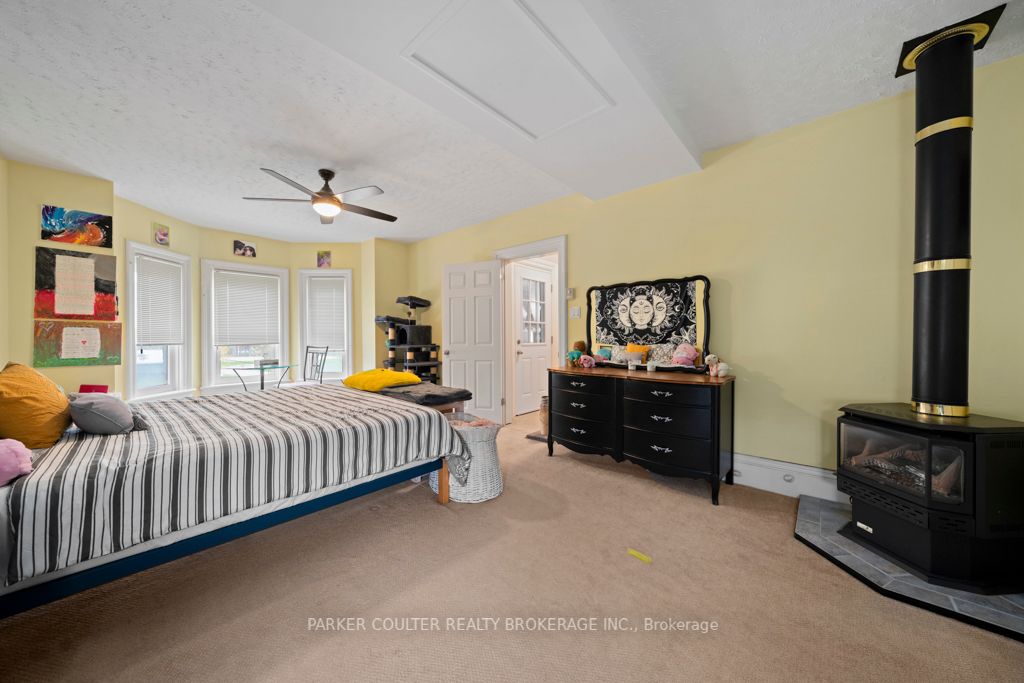66 Parkside Dr