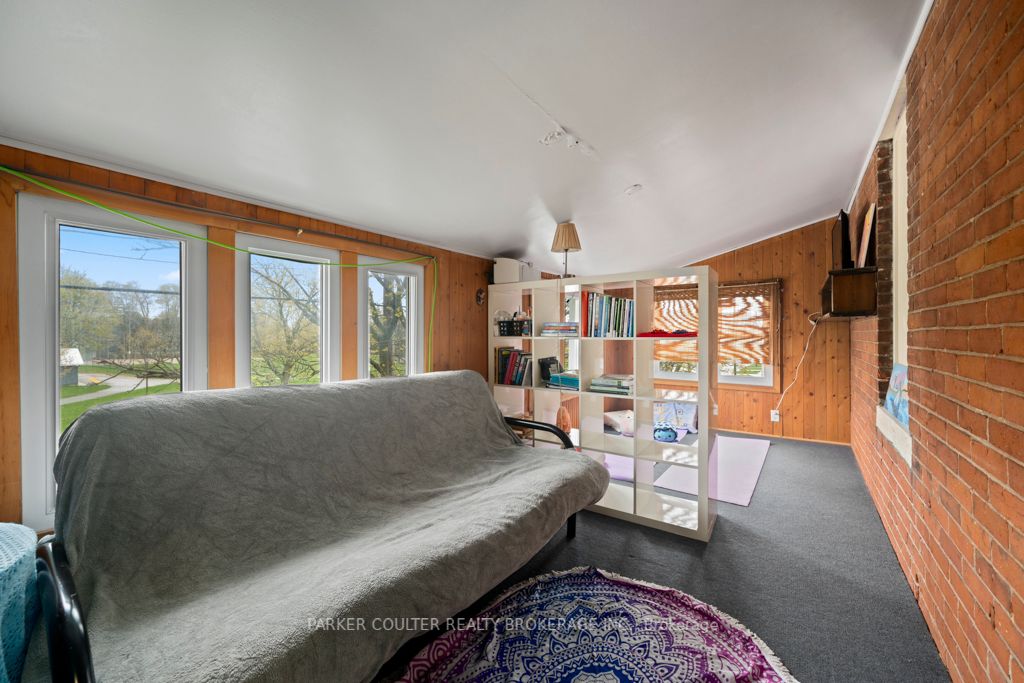 66 Parkside Dr