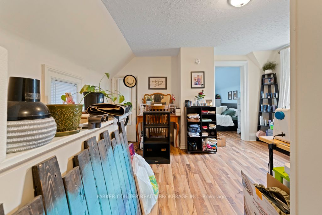 66 Parkside Dr