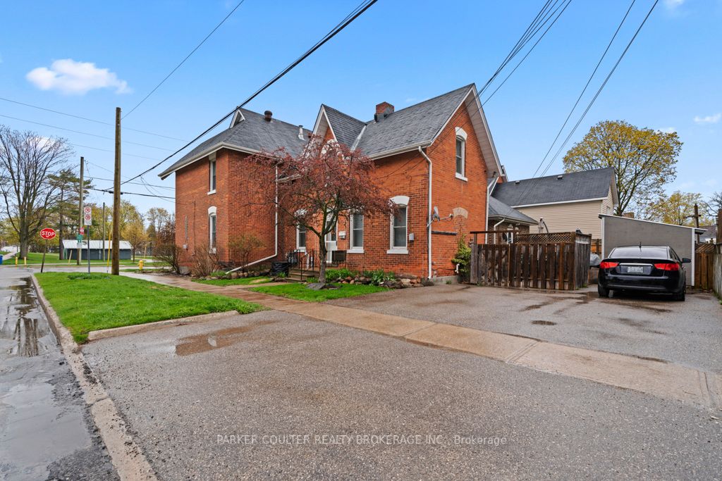 66 Parkside Dr