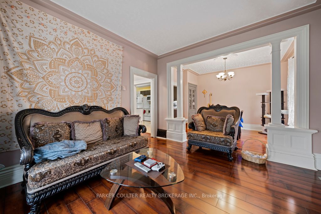 66 Parkside Dr