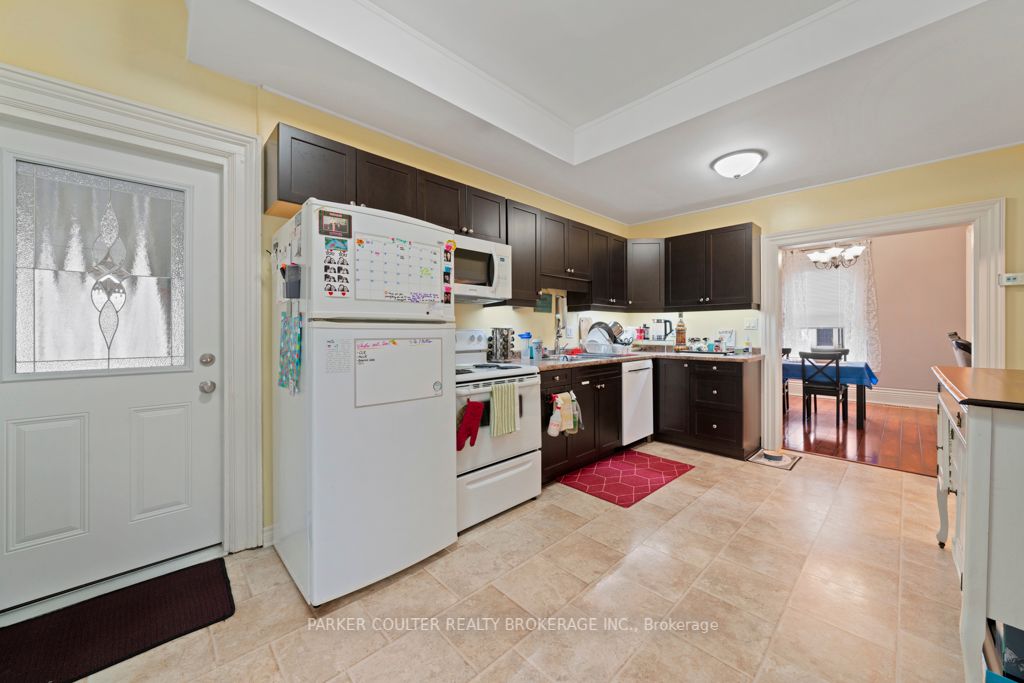 66 Parkside Dr