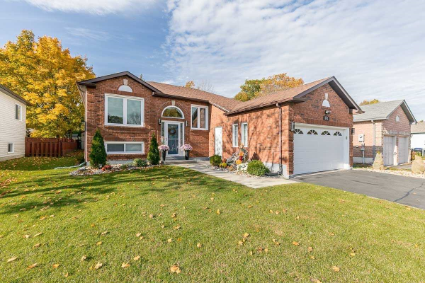 18 Langevin Dr, Wasaga Beach