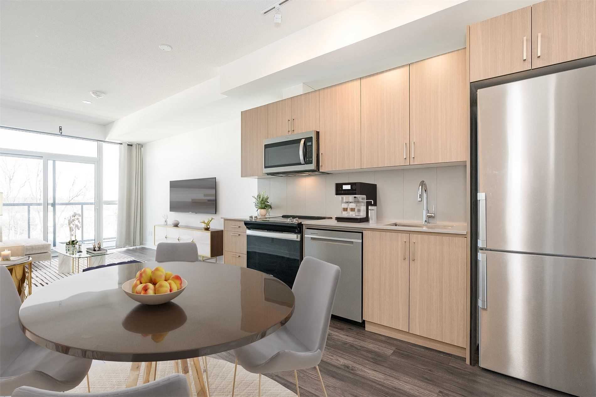 681 Yonge St, #528