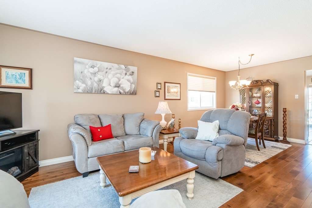 168 Hurst Dr