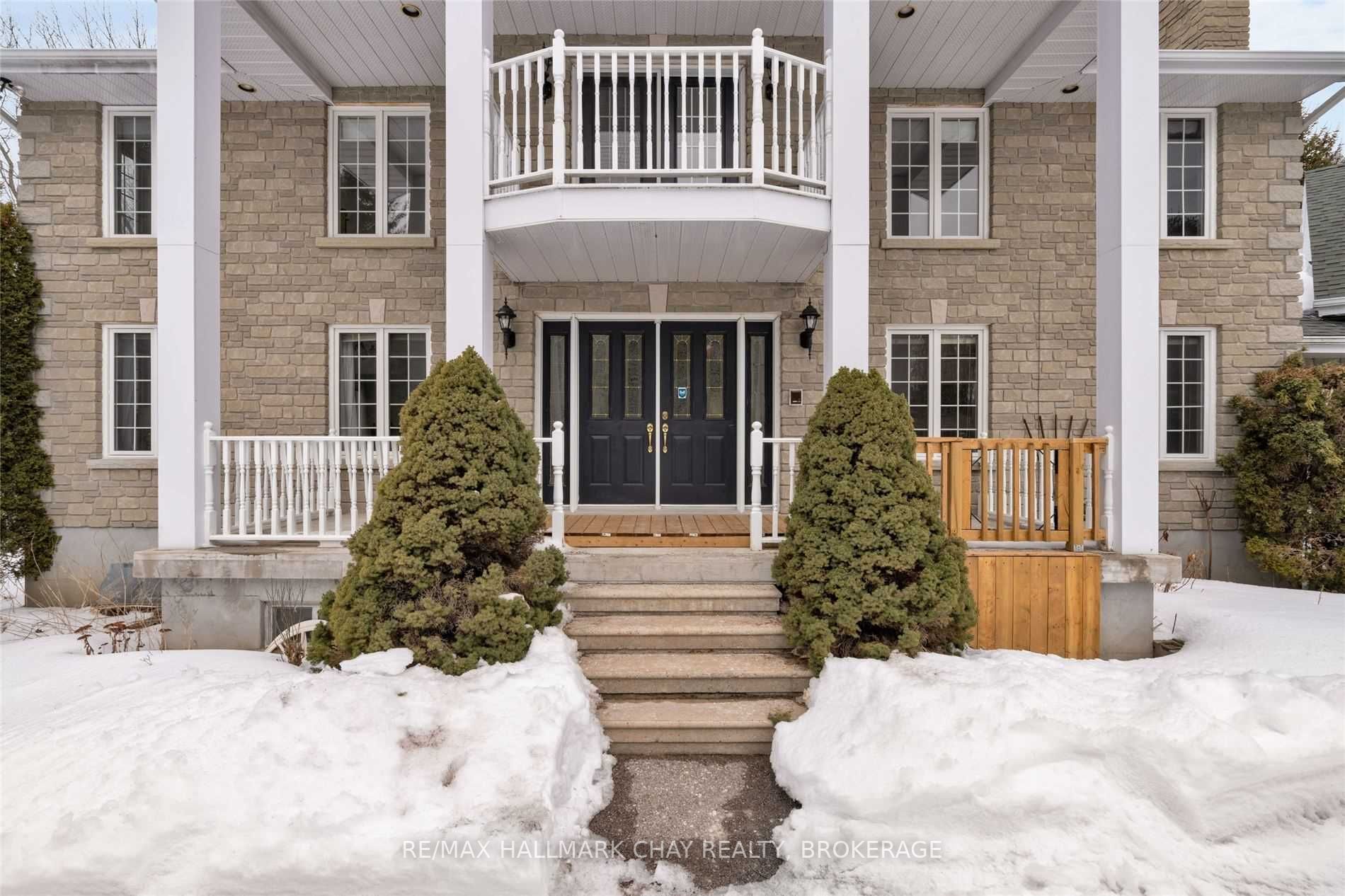 712 Mt St Louis Road W