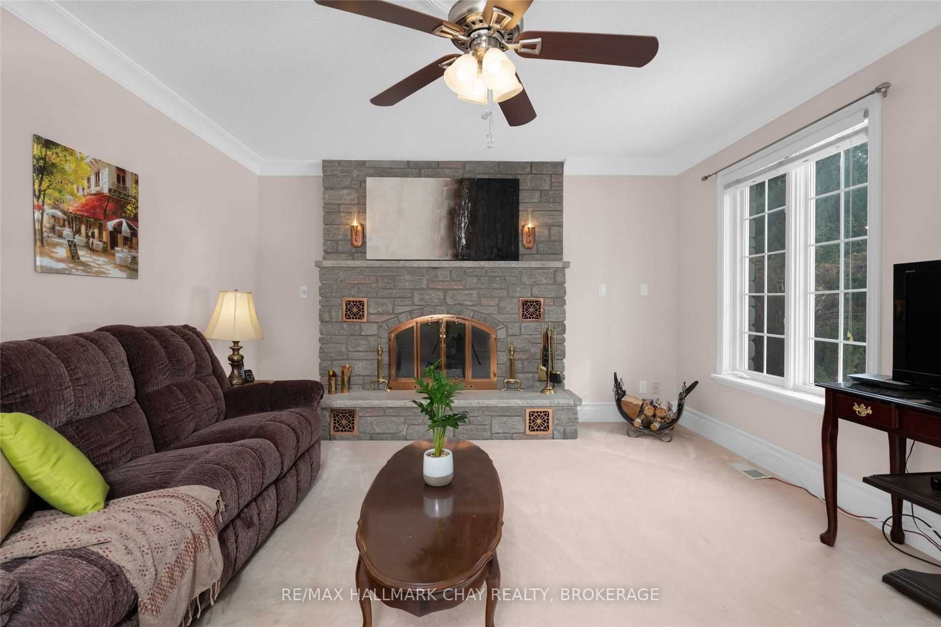 712 Mt St Louis Road W