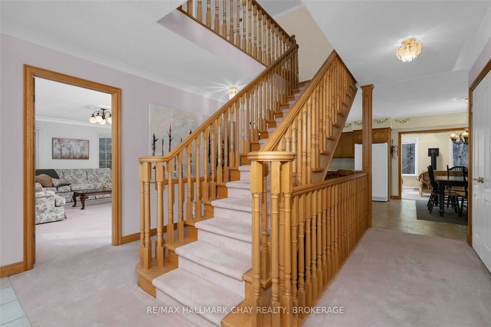712 Mt St Louis Road W