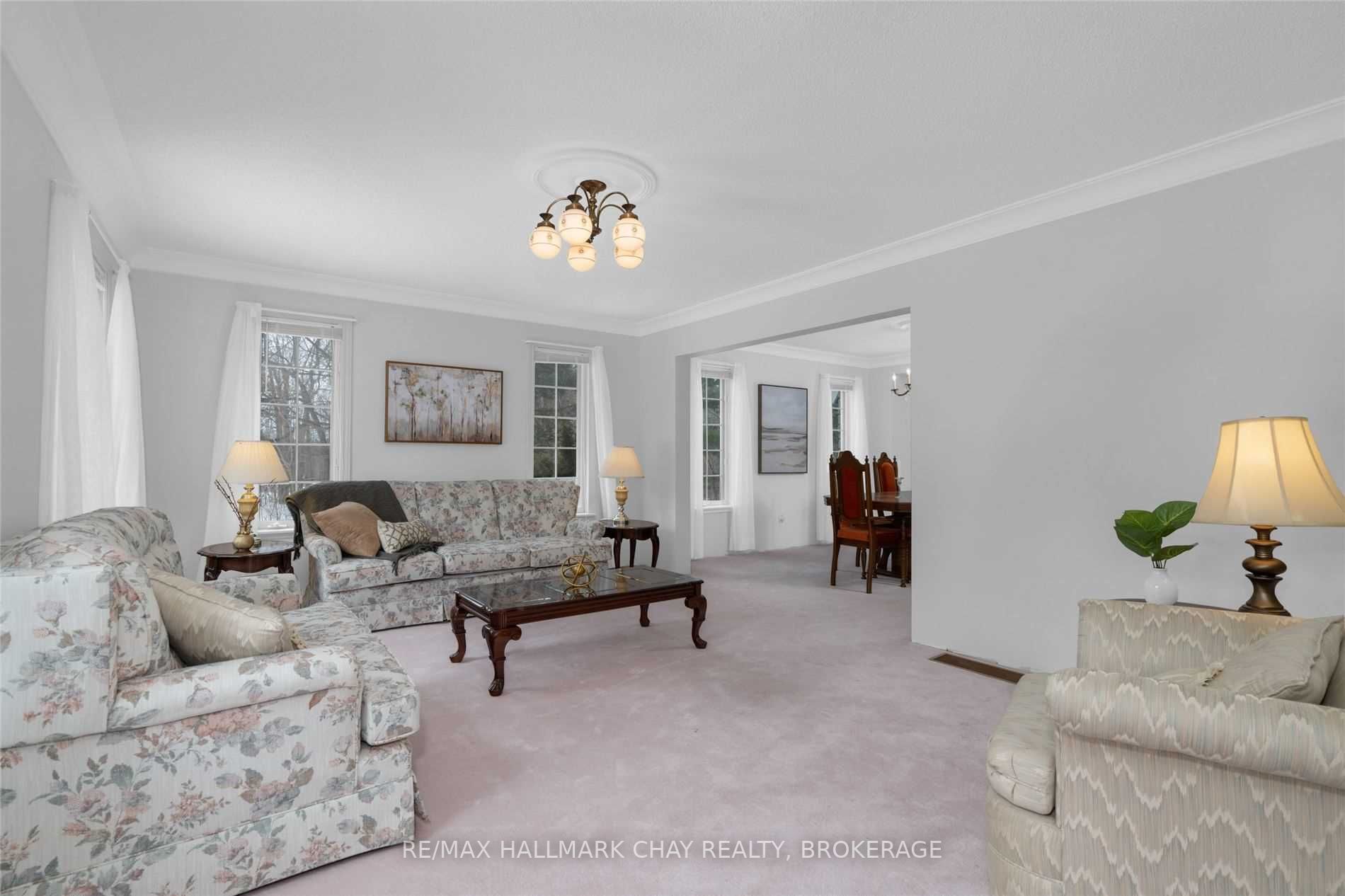 712 Mt St Louis Road W