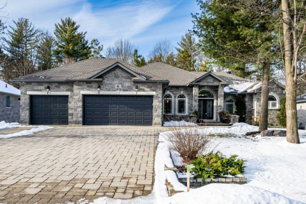 6 Collins Lane, Springwater