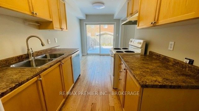 140 Sydenham Wells Rd