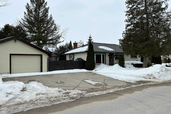 1935 Shore Lane, Wasaga Beach
