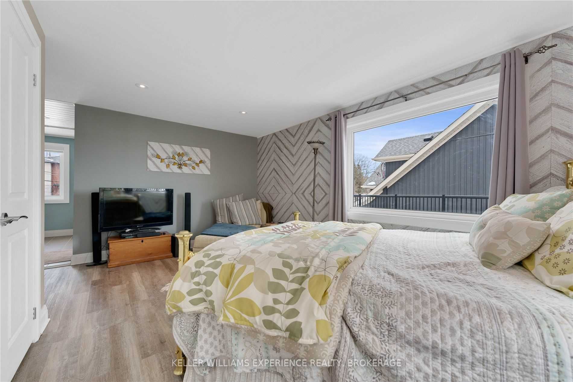 181 Shanty Bay Rd