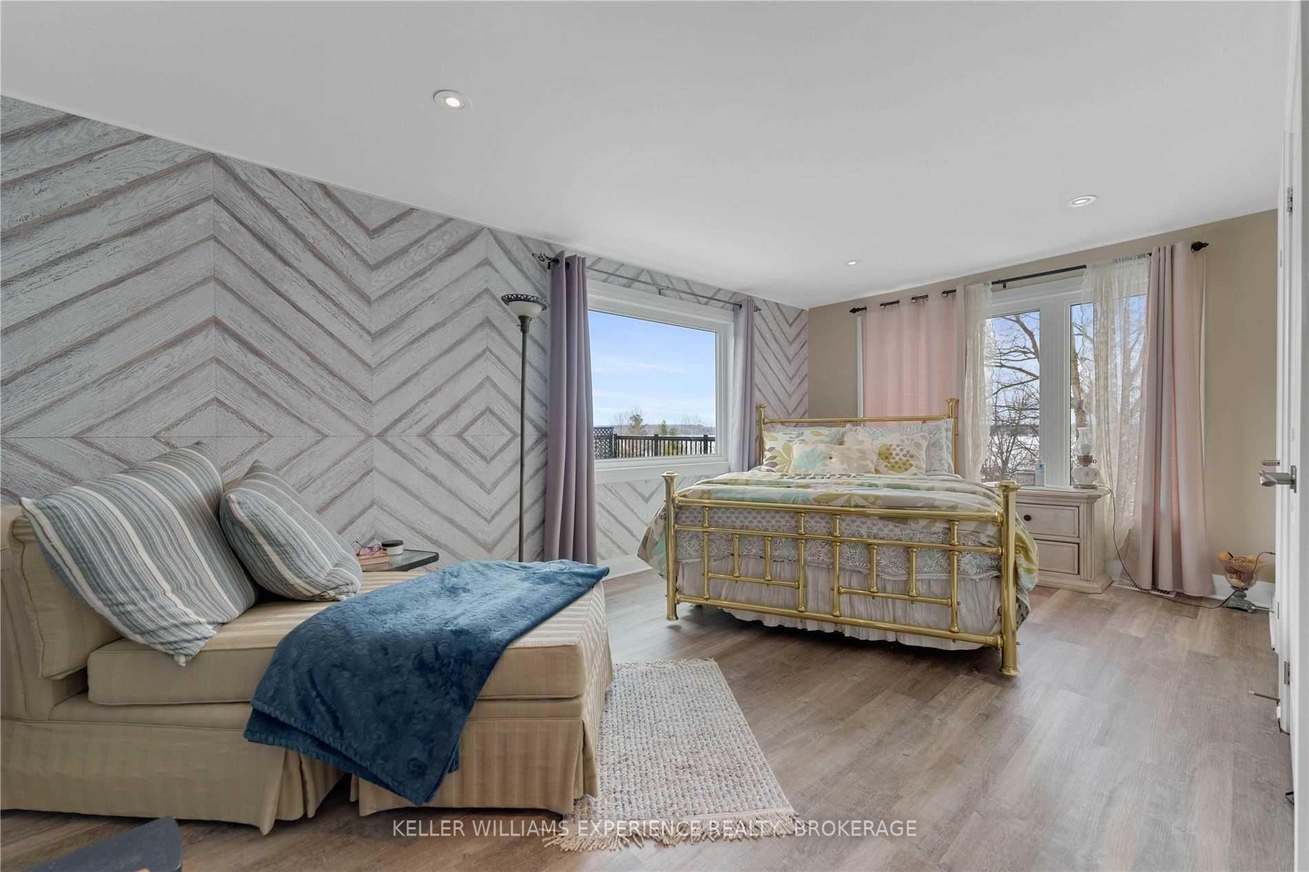 181 Shanty Bay Rd