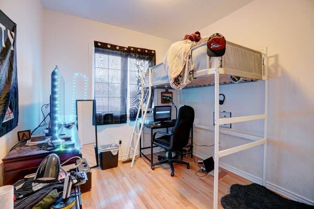 Listing S5967973 - Large Photo # 19