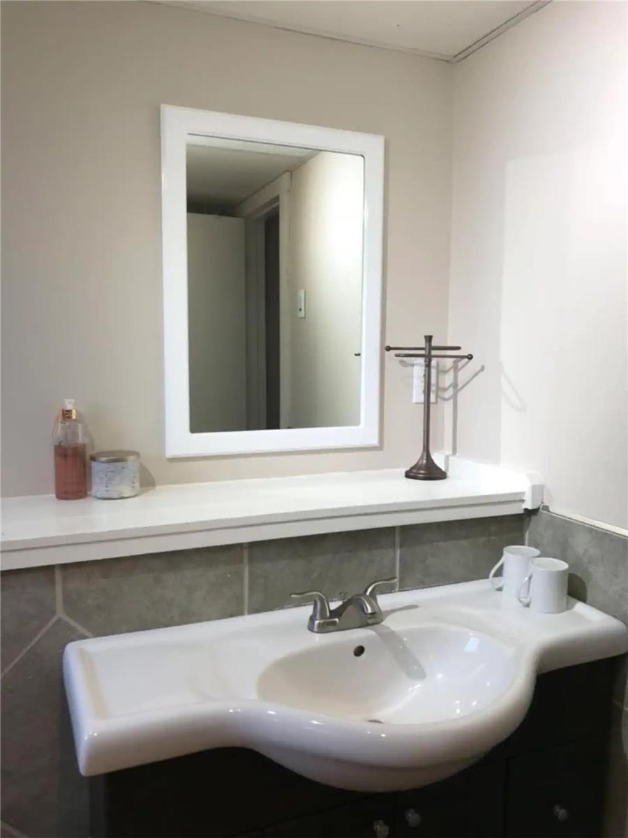 7696 South River Road