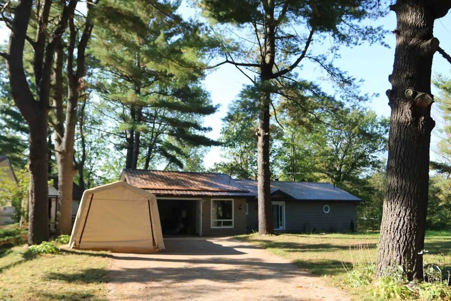 7696 South River Road