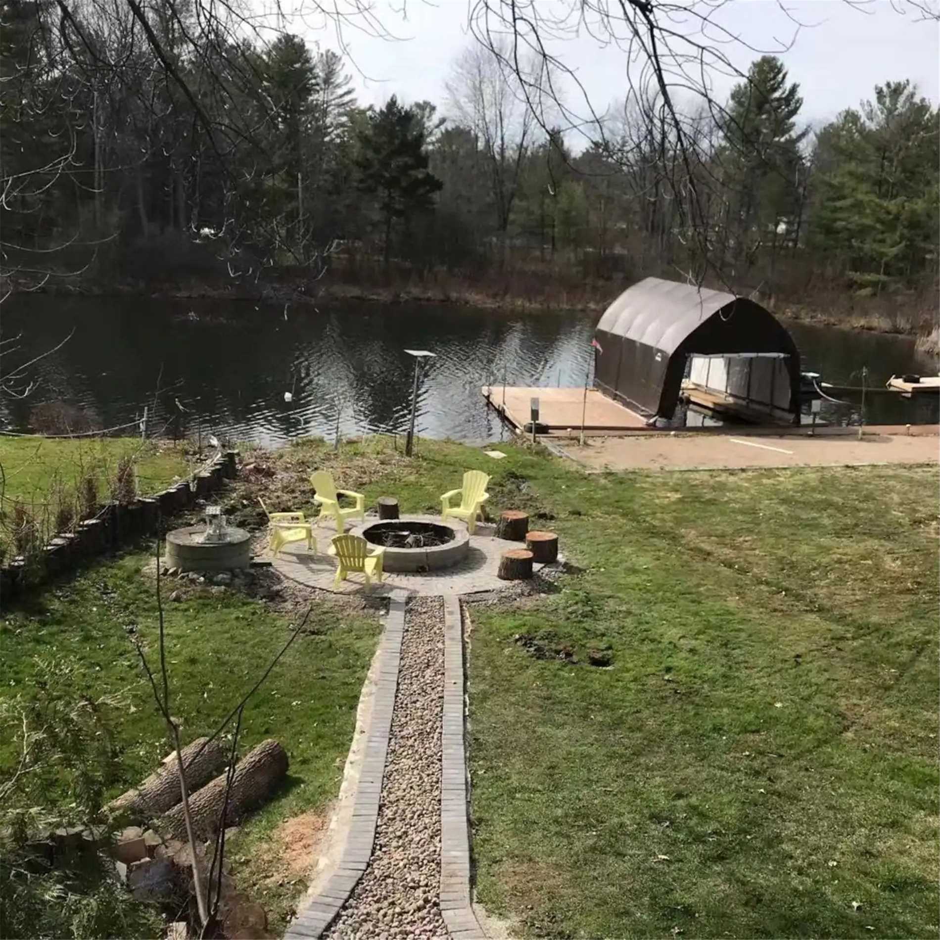 7696 South River Road