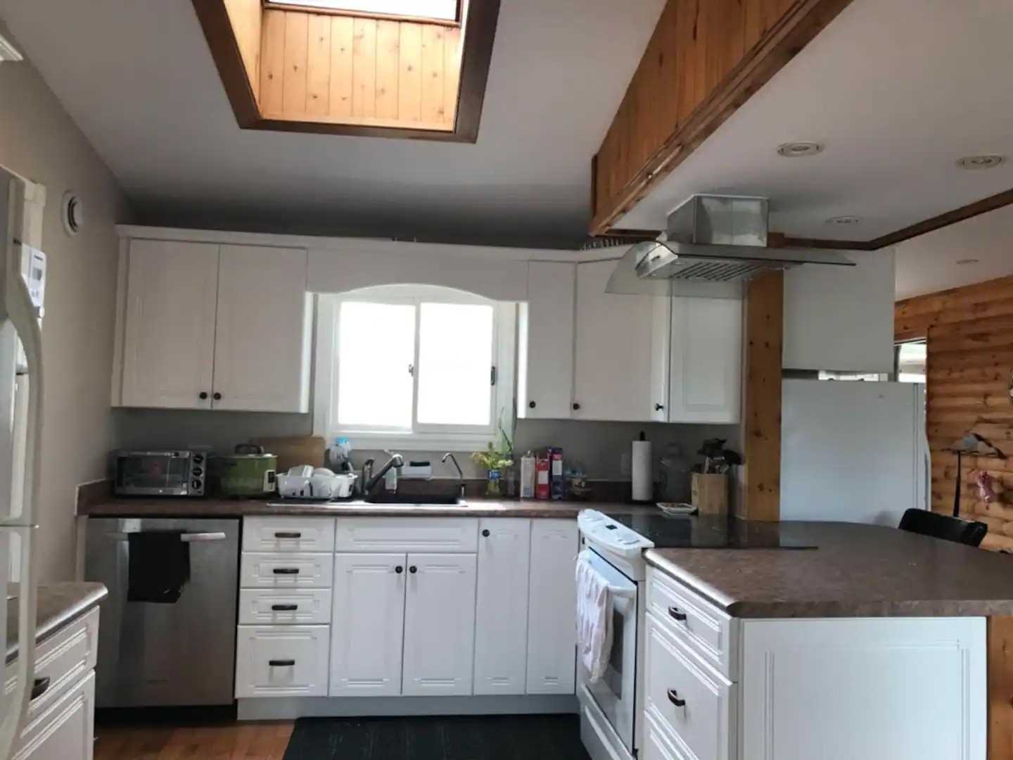 7696 South River Road