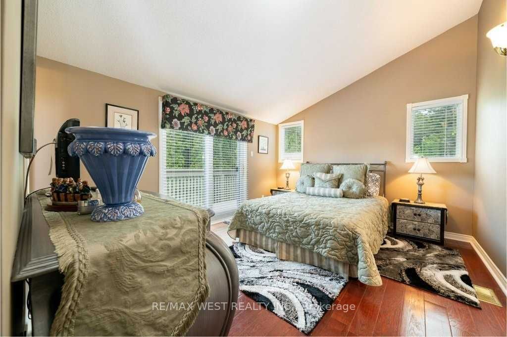 Listing S5970304 - Large Photo # 4