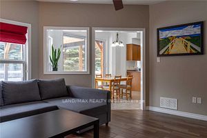 13 Kelsey Cres