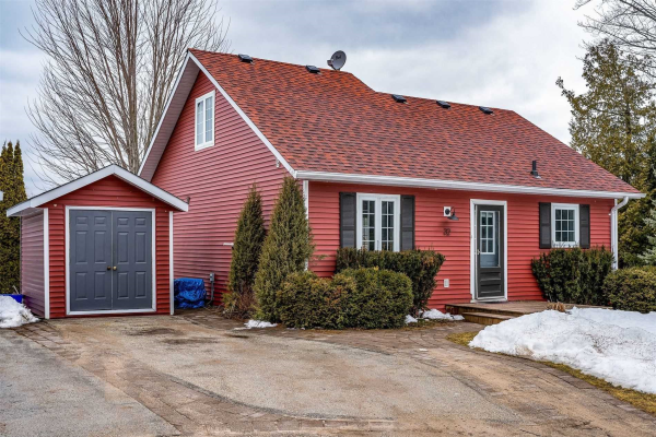 32 Algonquin Tr, Wasaga Beach