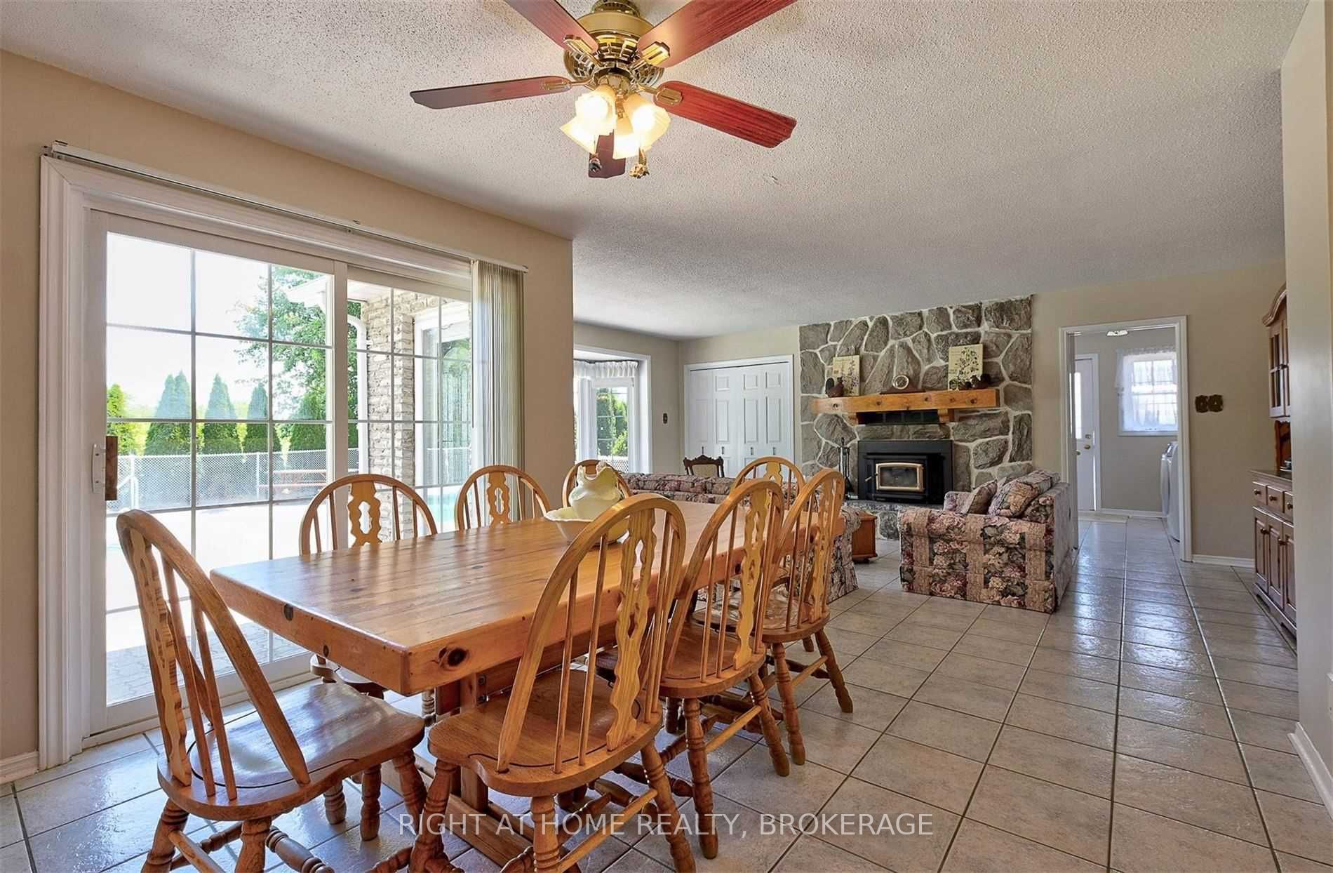 2621 Crossland Road