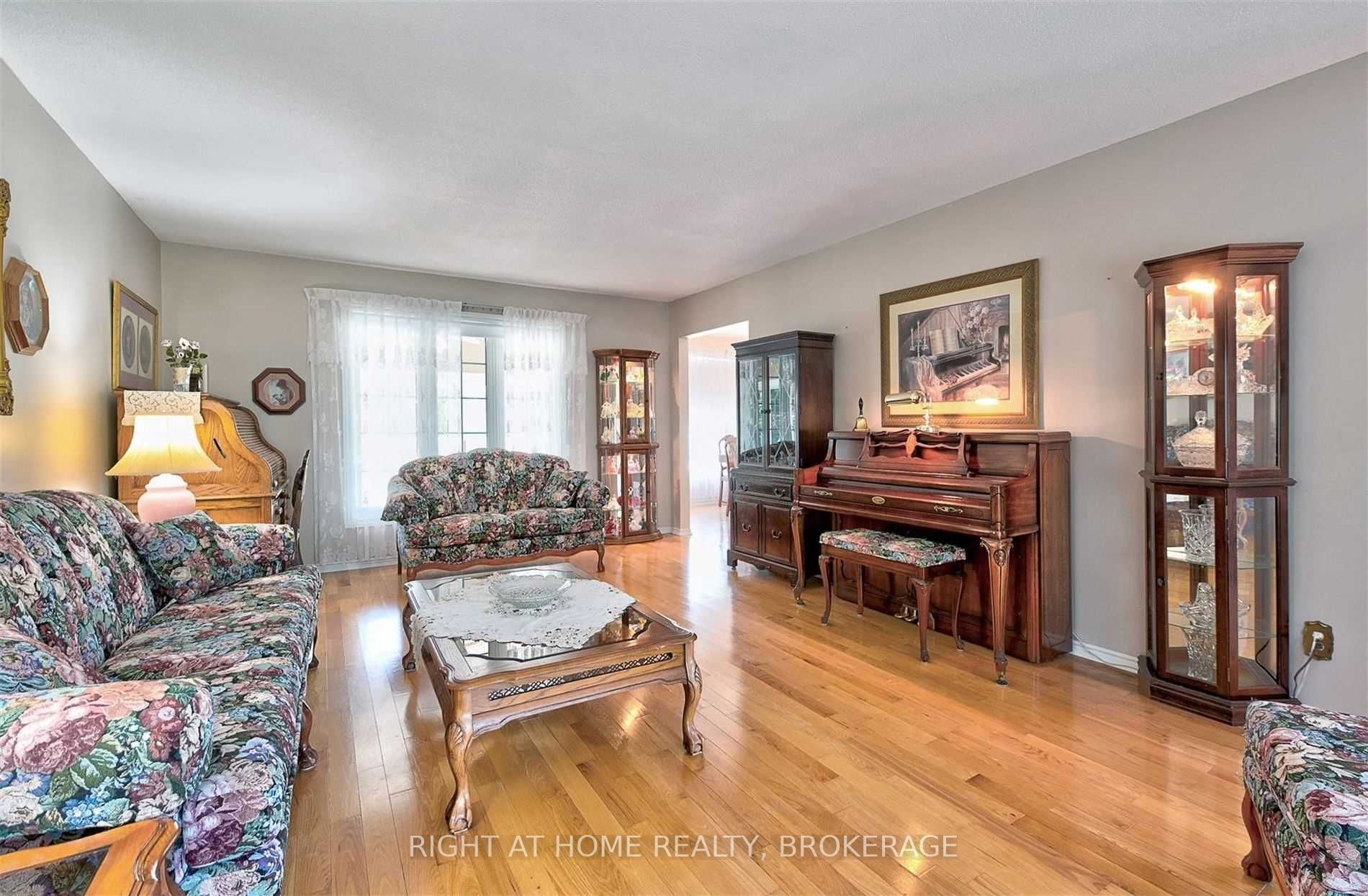 2621 Crossland Road