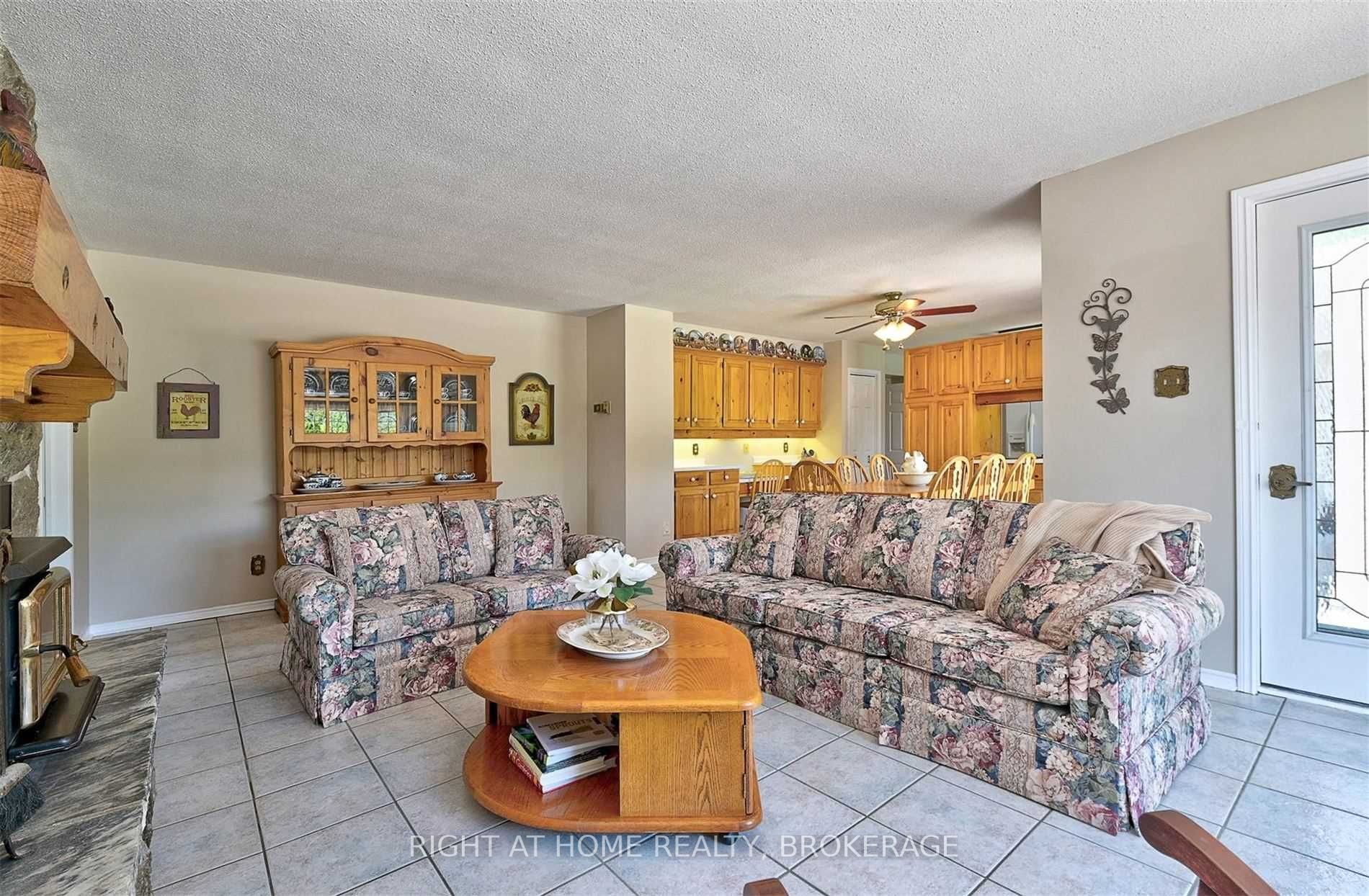2621 Crossland Road