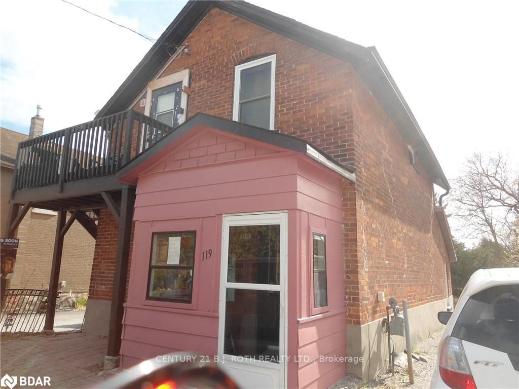 119 Albert St S