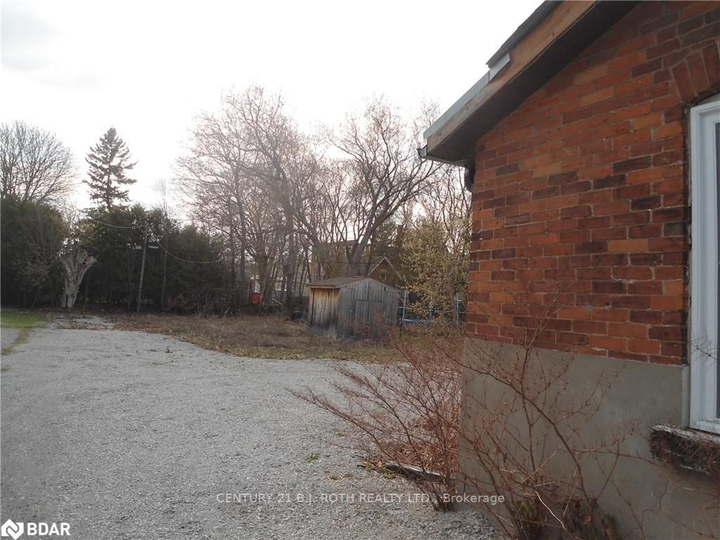 119 Albert St S