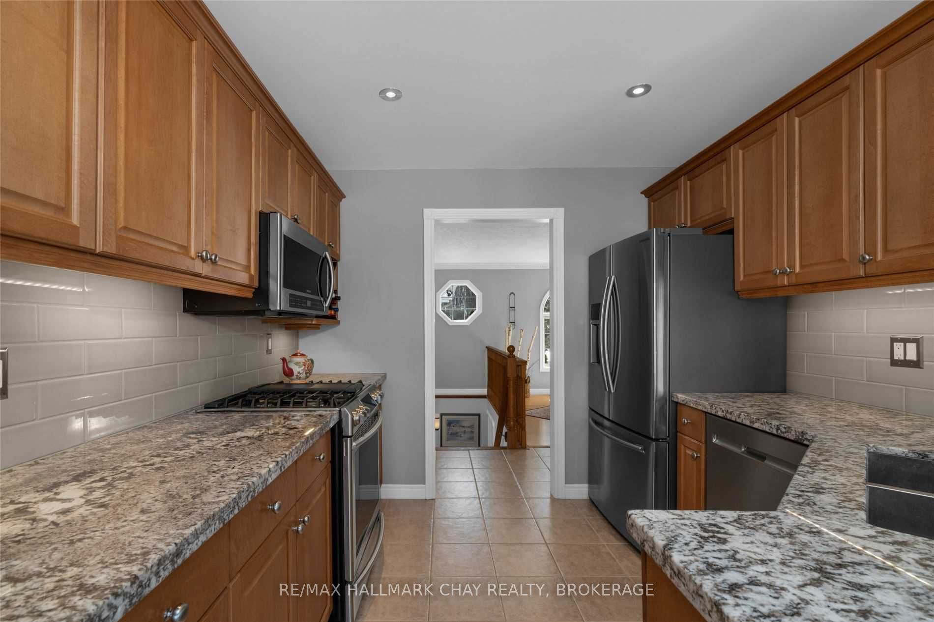 Listing S5972895 - Large Photo # 9