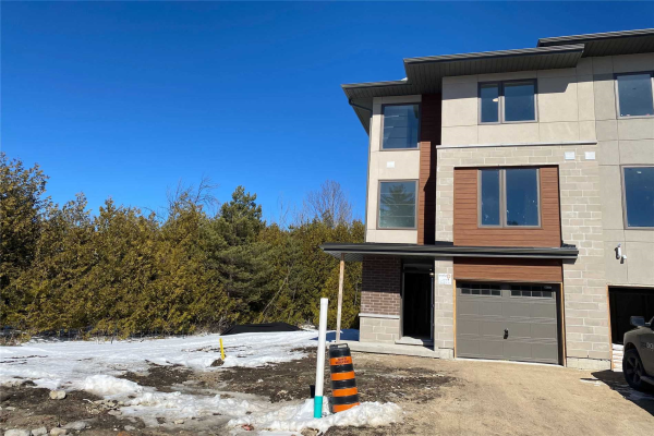 39 Dawson Dr, Collingwood