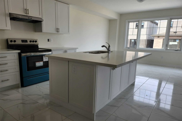 34 Bannister Rd, Barrie