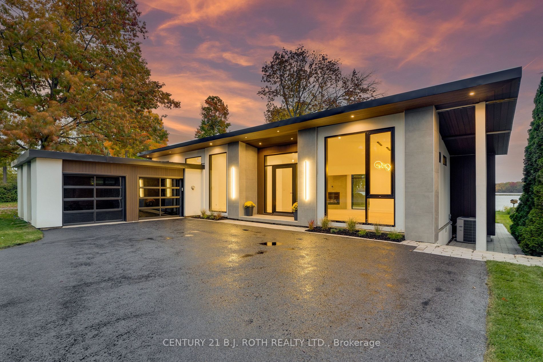 655 Glen Cres