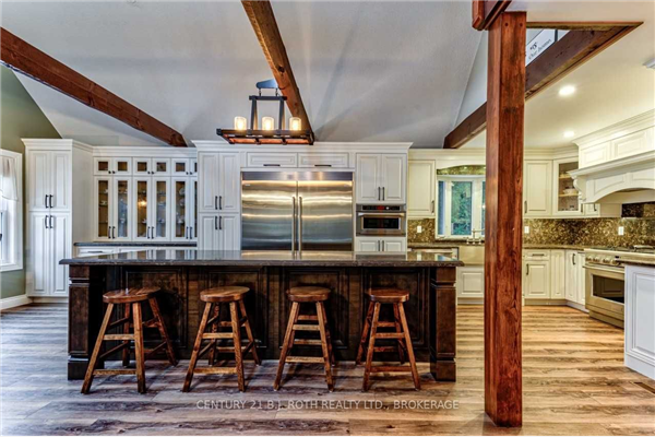 1718 Old Second Rd S, Springwater