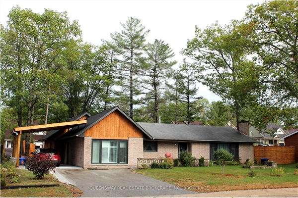 363 Zoo Park Rd, Wasaga Beach