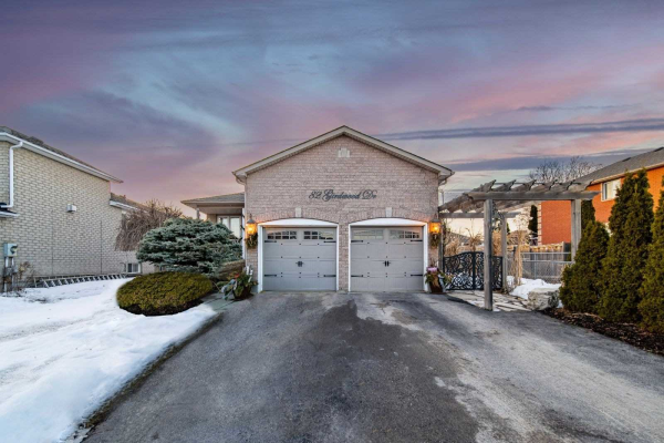 82 Girdwood Dr, Barrie