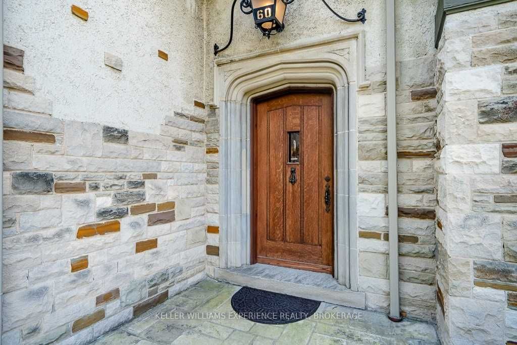 60 High St
