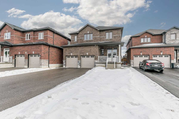 29 Lowry Crt, Barrie