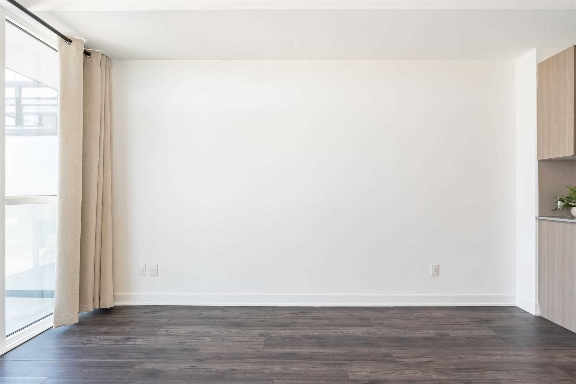 681 Yonge St, #528