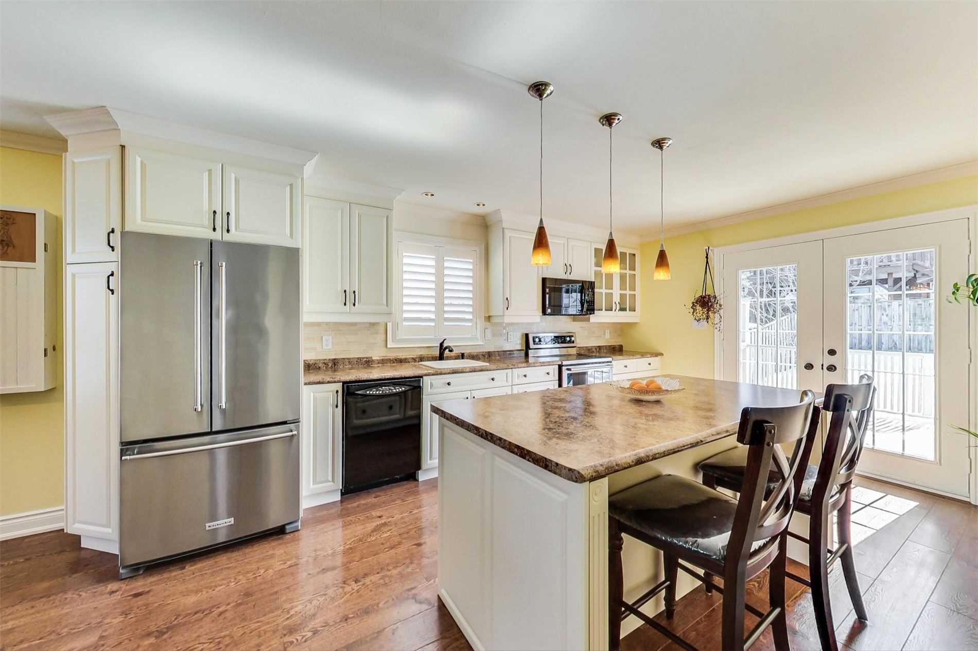 25 Forest Dale Dr