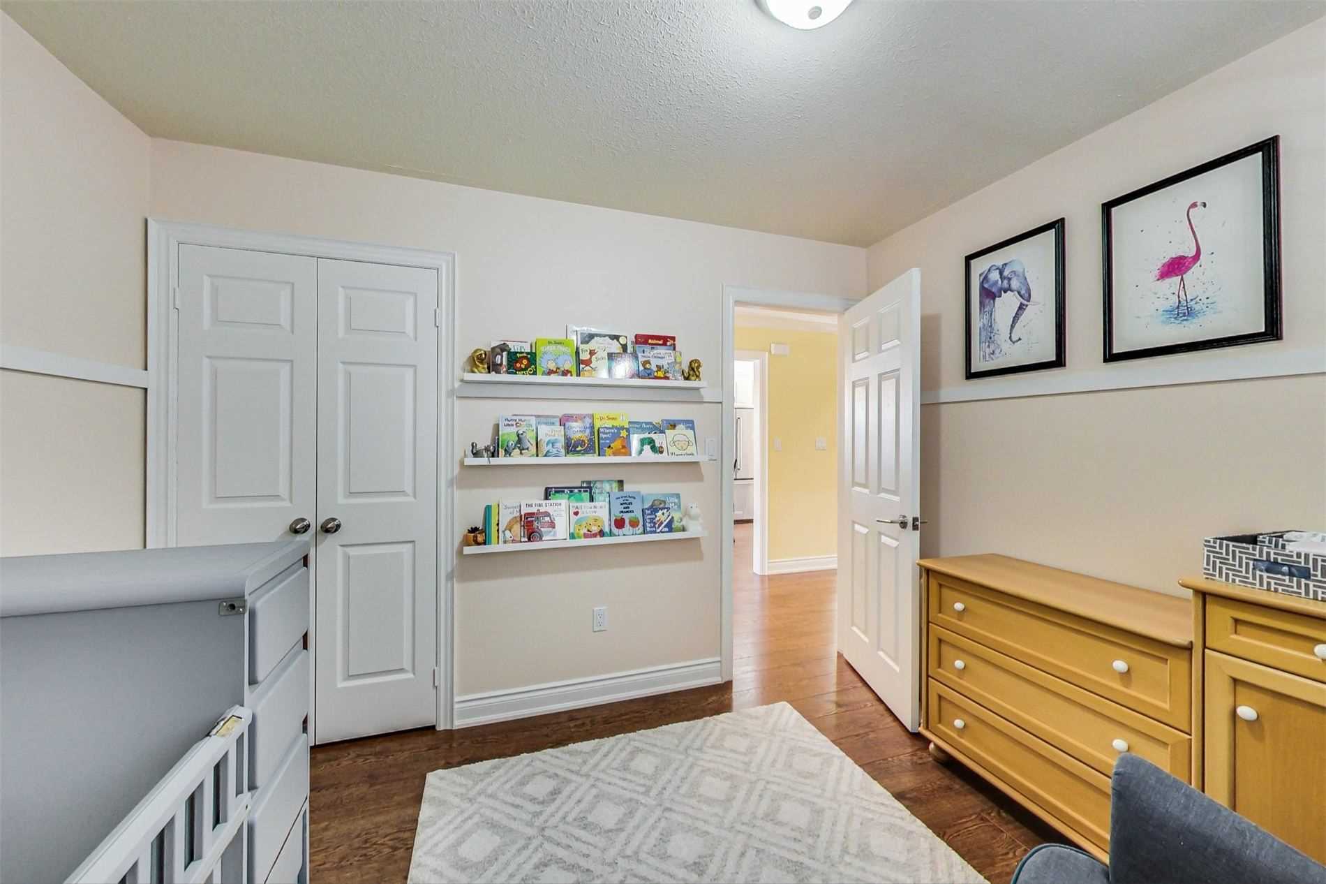 25 Forest Dale Dr