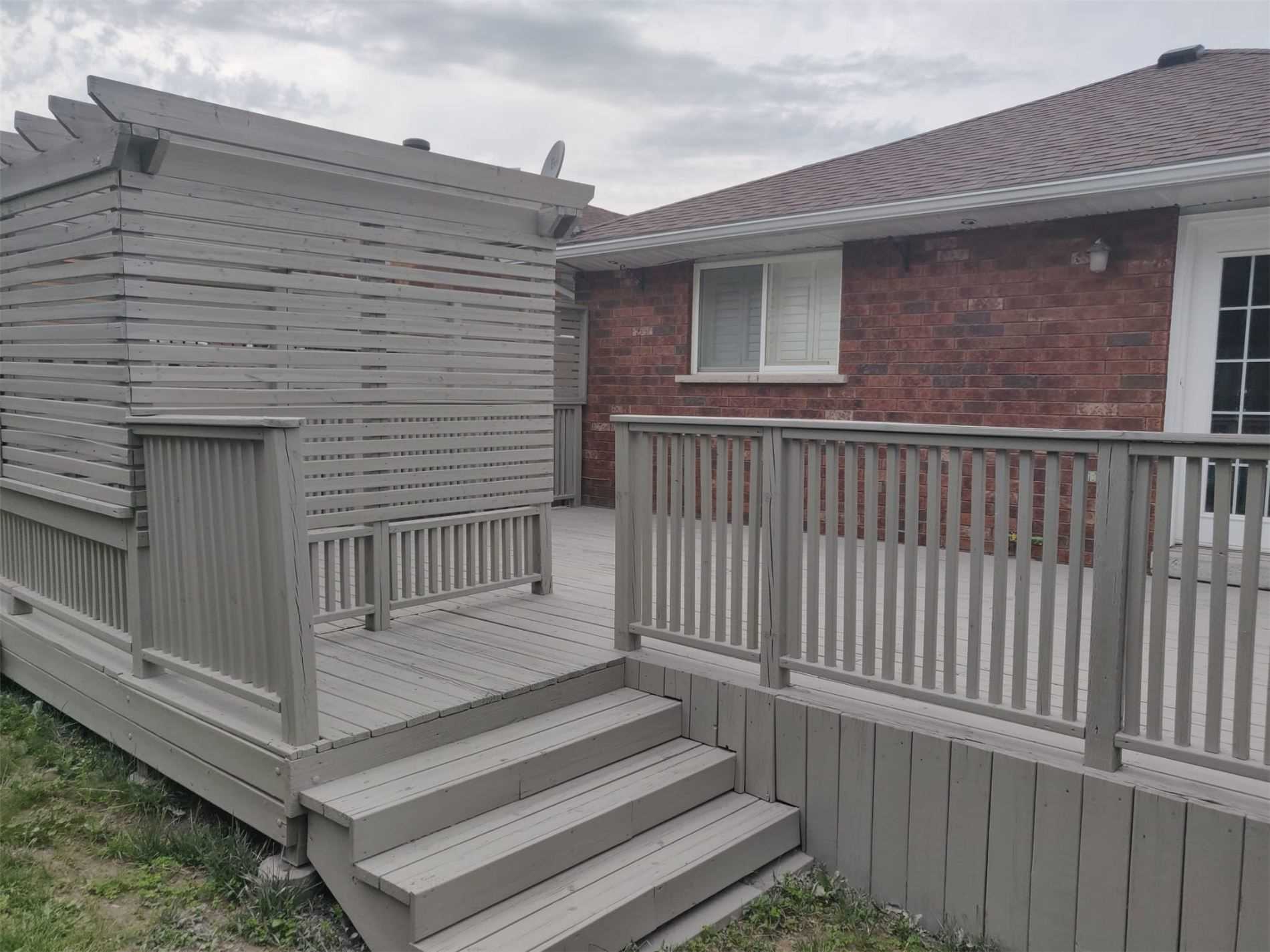 25 Forest Dale Dr