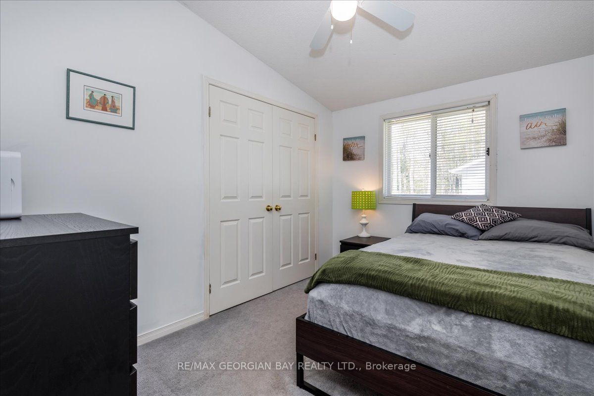 Listing S5996828 - Large Photo # 13