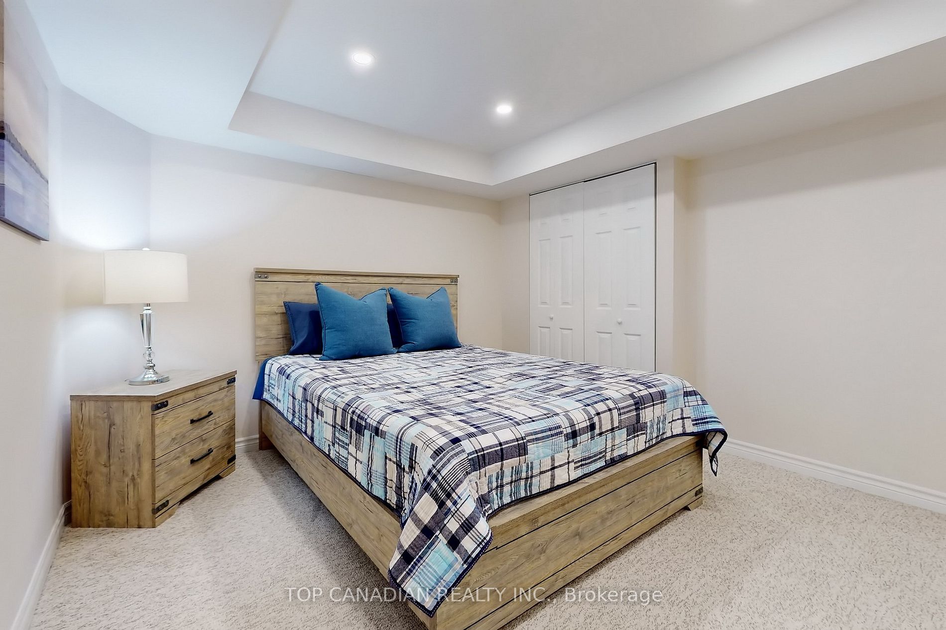 60 Taylor Dr