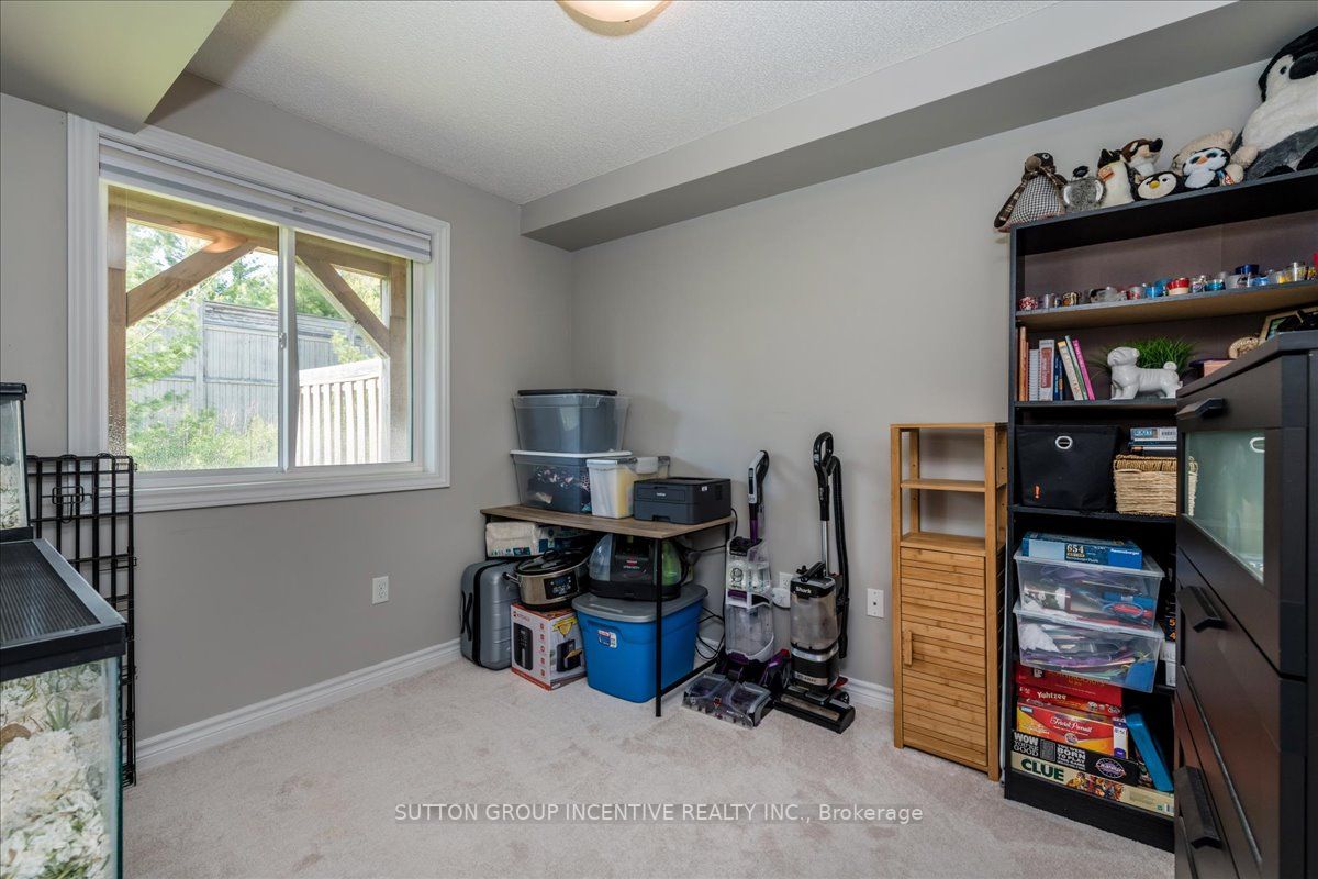 57 Ferndale Dr S, #9