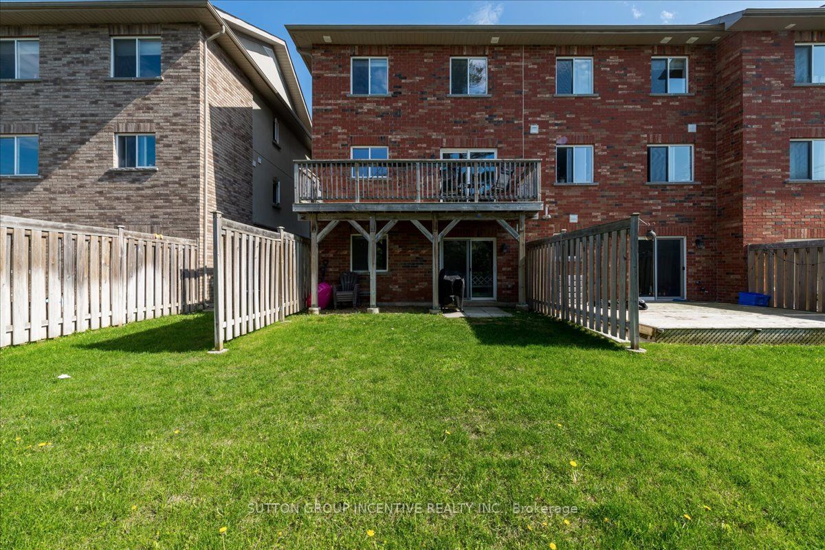57 Ferndale Dr S, #9